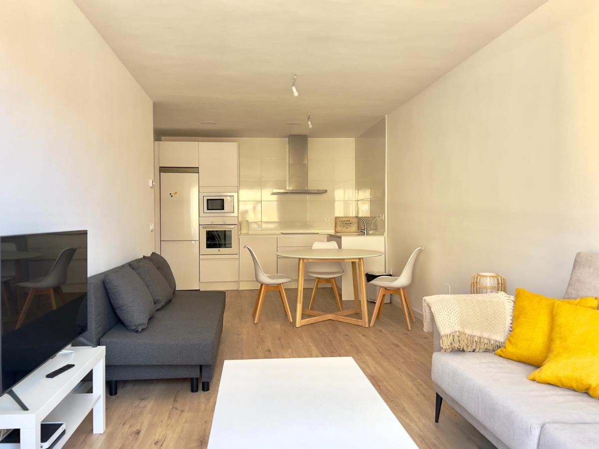 شقة Housing Leon Ana Mogas Con Garaje المظهر الخارجي الصورة